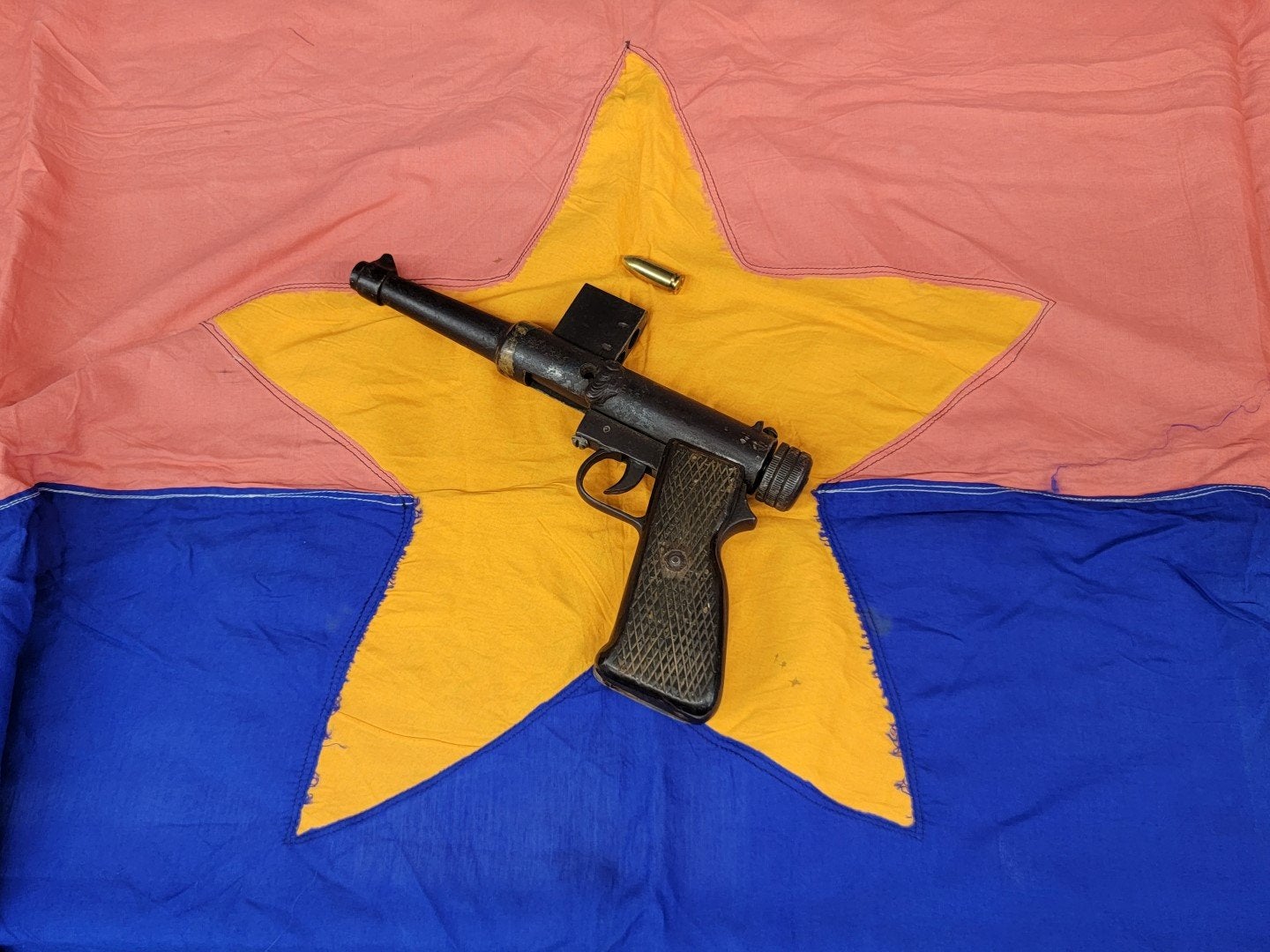 Viet Cong 3 Shot Pistol & Flag (1).jpg