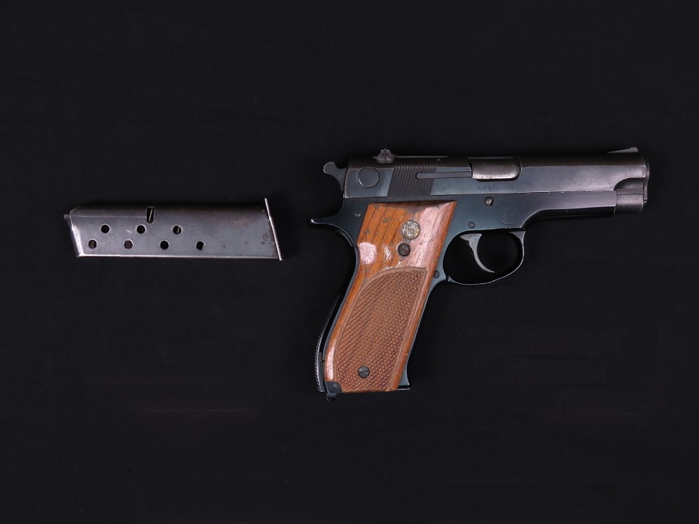 S&W Model 39.2 Semiauto Pistol-NMAH-AHB2015q031440.jpg