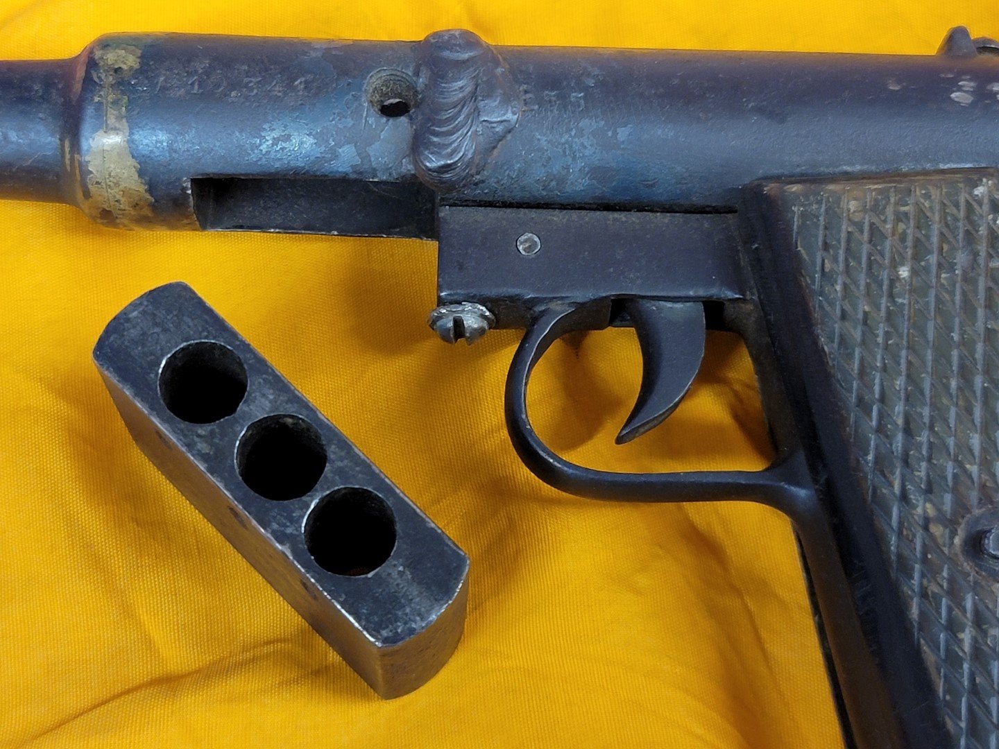 Viet Cong 3 Shot Pistol & Flag (5).jpg