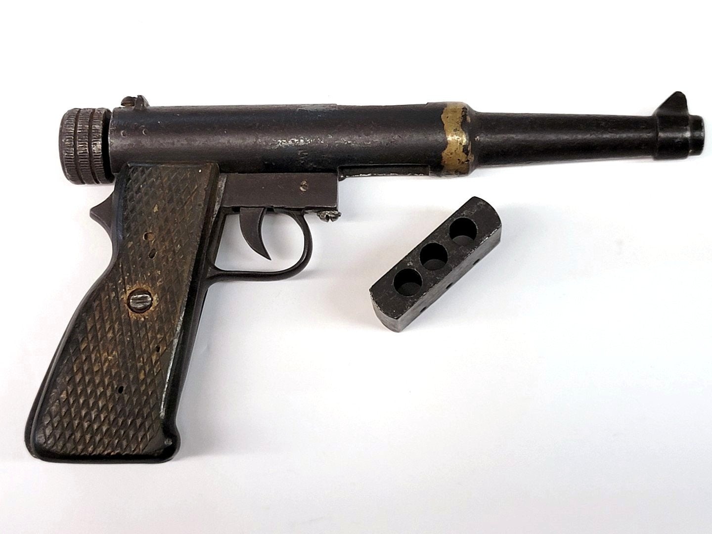 Viet Cong 3 Shot Pistol & Flag (19).jpg